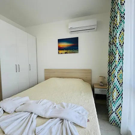 Horizon 34 'б-' Apartament Święty Włas